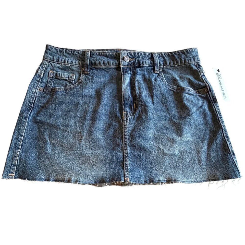 No Boundaries micro skirt womens size Medium med wash raw hem mid rise